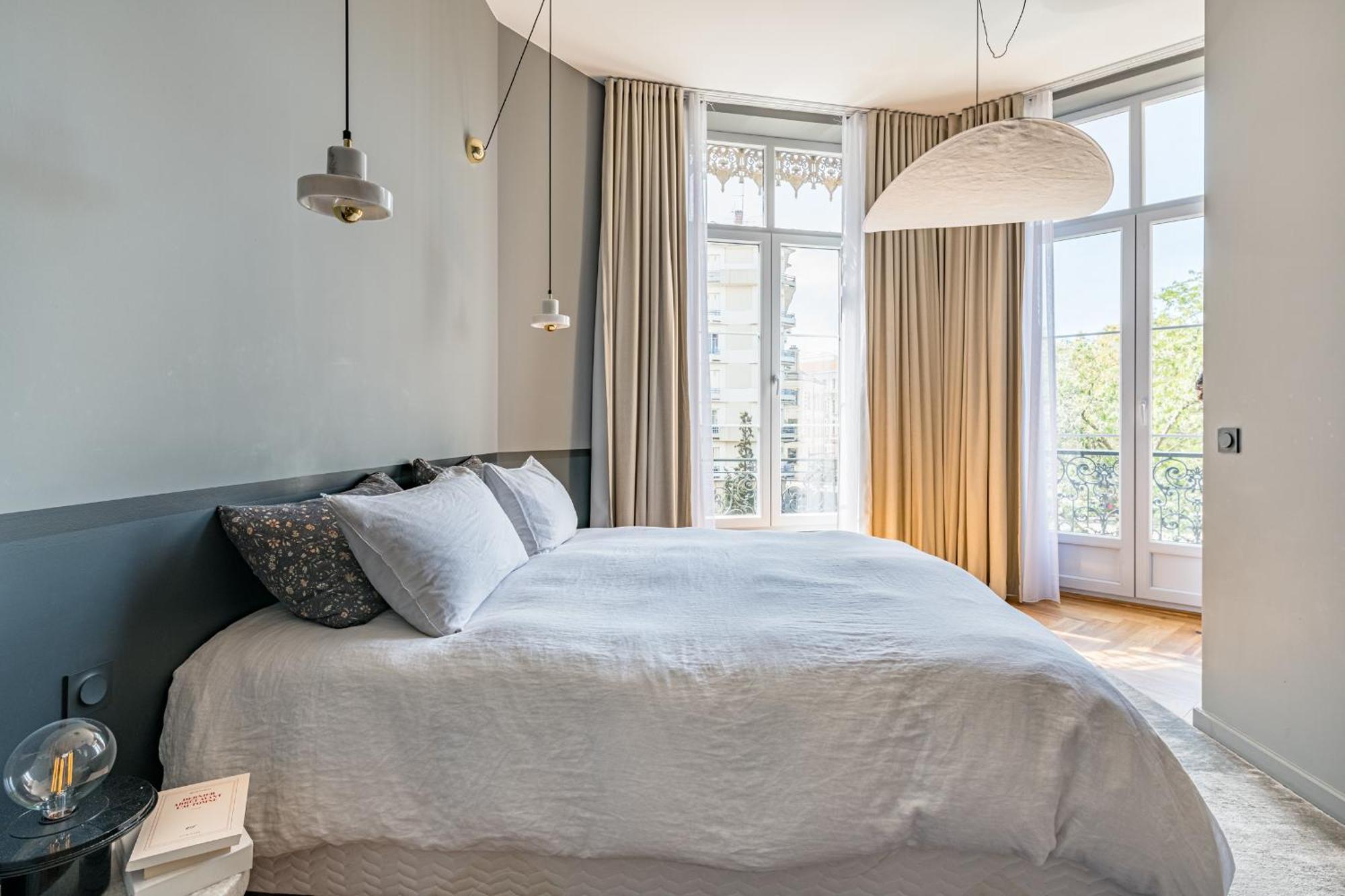 Beige Hospitalite - Apotheose Luxueux- 3 Chambres - Parking Prive Saint-Etienne  Exterior photo